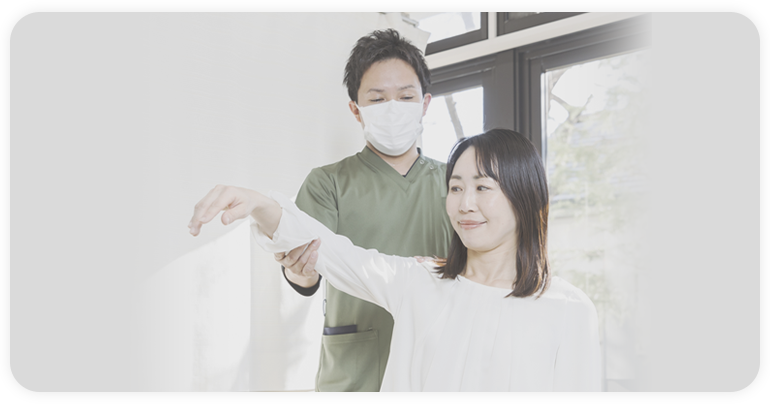 起床から就寝に至る1日の生活の流れにおける全ての動作をリハビリと位置付けて、退院後の生活を見据えた支援を行っております。